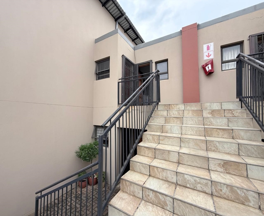 2 Bedroom Property for Sale in Gateway Manor North West